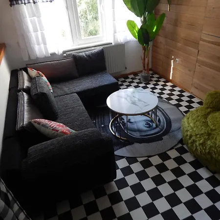 Steve Mc Queen Apartment *