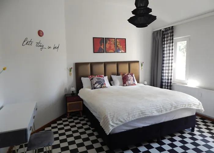 Schloss Rimburg - & *